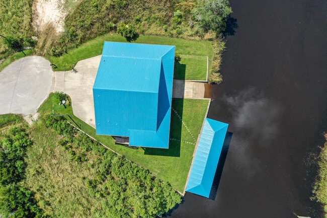 Building Photo - 4166 Old Lazy River Rd