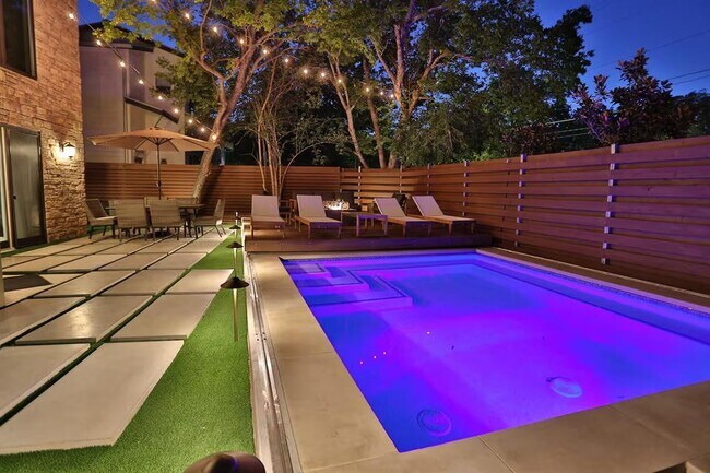 Building Photo - 2203 Thornton Rd