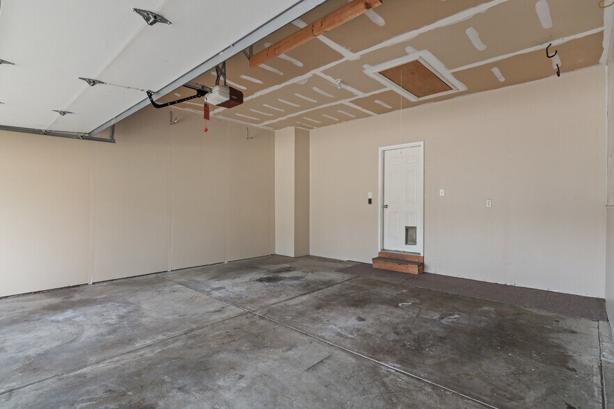 Building Photo - 5806 Corralberry Ct