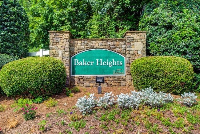 Building Photo - 2470 Stonegate Dr