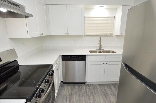 Building Photo - 5004 Castile Pl