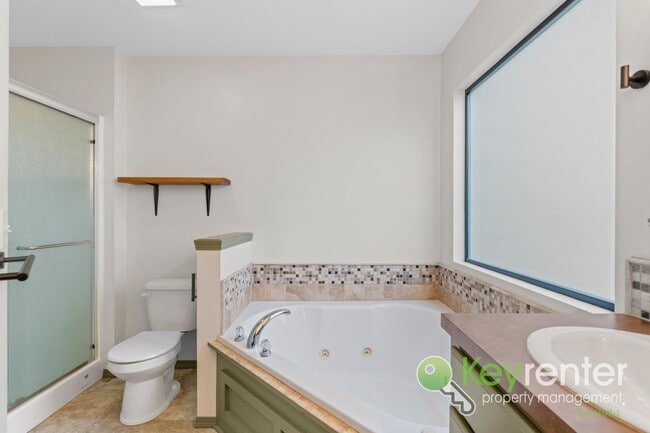 Building Photo - Beautiful 4 Bedroom 3 Bath | Goddard School District