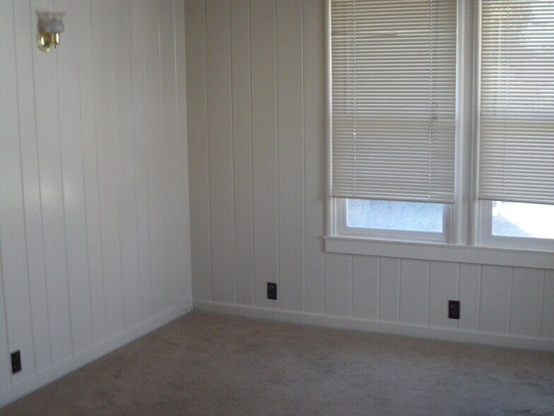 Building Photo - 440 Leland Ave