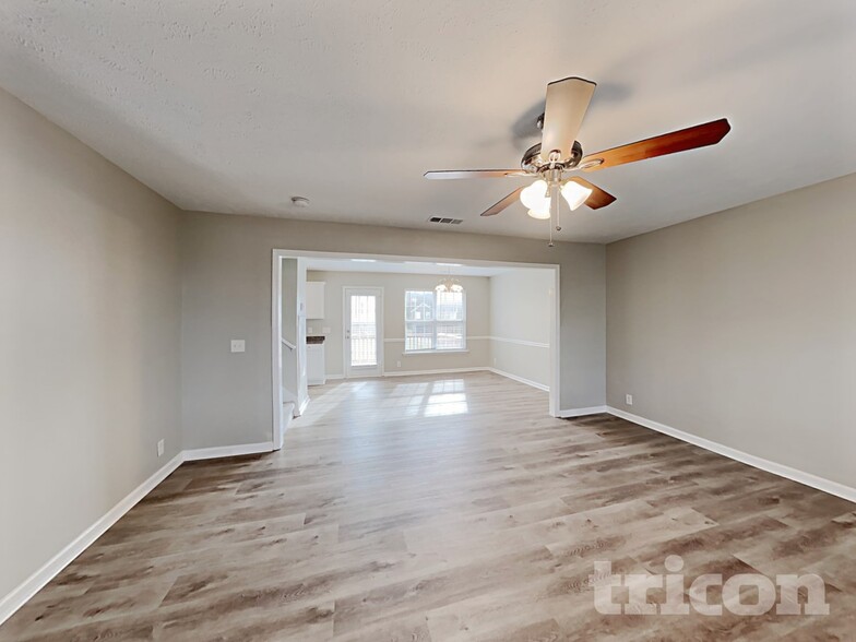 Building Photo - 1421 E Nir Shreibman