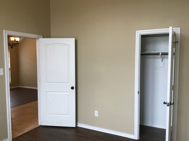 Building Photo - 4112 Chloe Ln