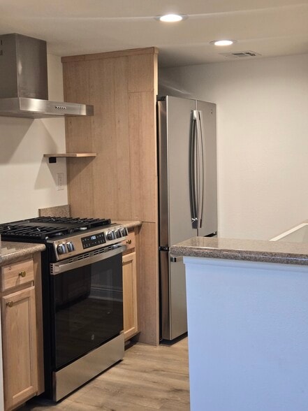 Building Photo - 4201 Las Virgenes Rd