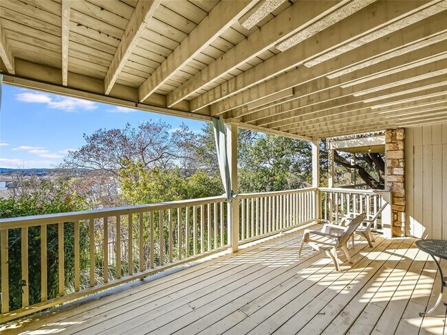 Building Photo - 519 Rock Bluff Dr