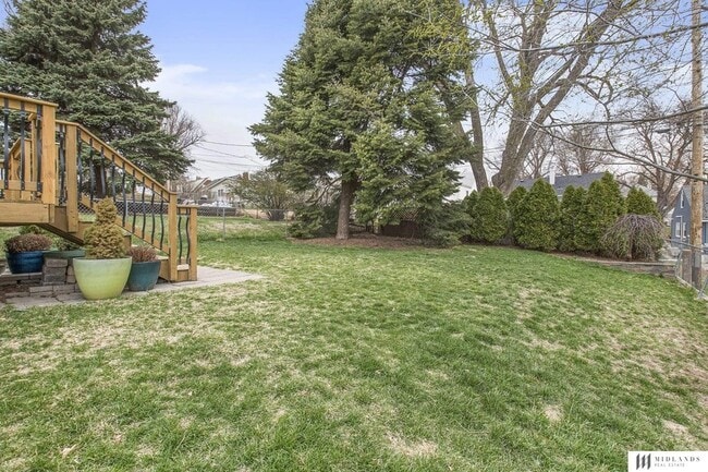 Building Photo - 5820 Walnut St