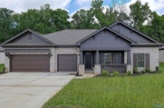 Building Photo - Welcome to your dream home in the highly coveted Clifts Cove community!