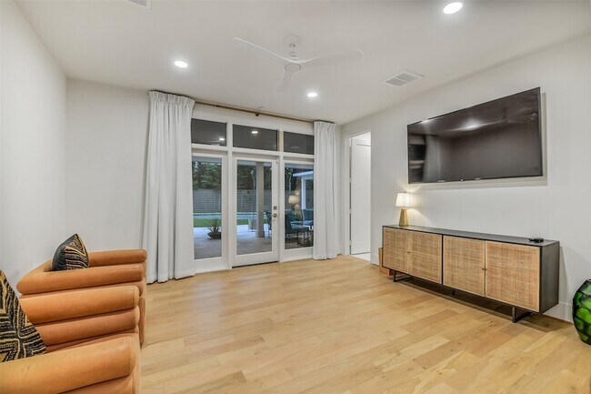 Building Photo - 9411 Millbury Dr