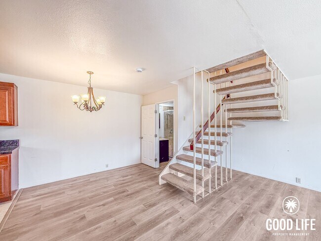 Building Photo - Bright 3B/2BA Condo in La Jolla with Spacious Kitchen and Dual Vanity Primary Bath