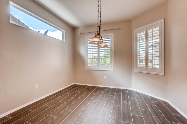 Building Photo - Updated 2 Bedroom in Sun City Anthem