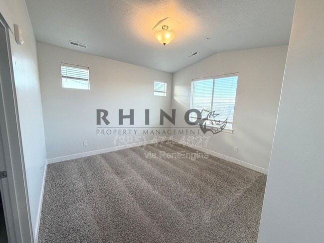 Building Photo - 13527 S Hanley Ln