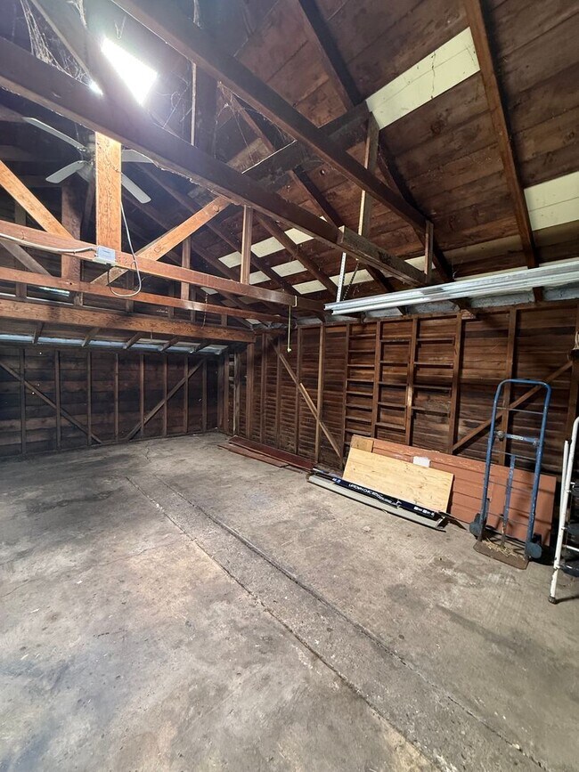 Building Photo - 2 bedroom/ 1 bathroom Home for Rent in Santa Rosa