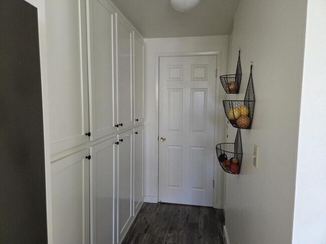 Building Photo - 55 Las Praderas Dr