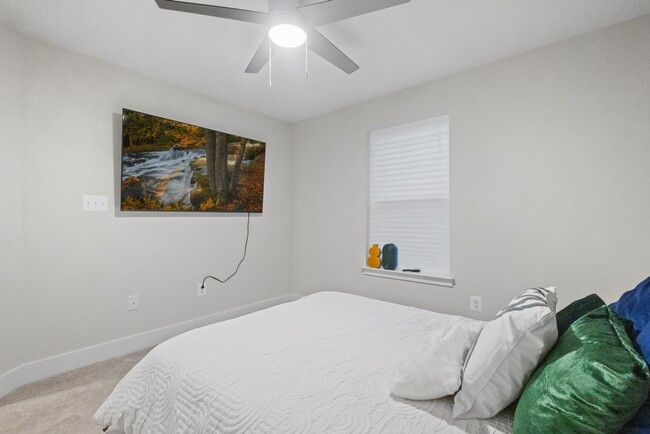 Building Photo - Spacious 3BR Townhome in Bryans Road