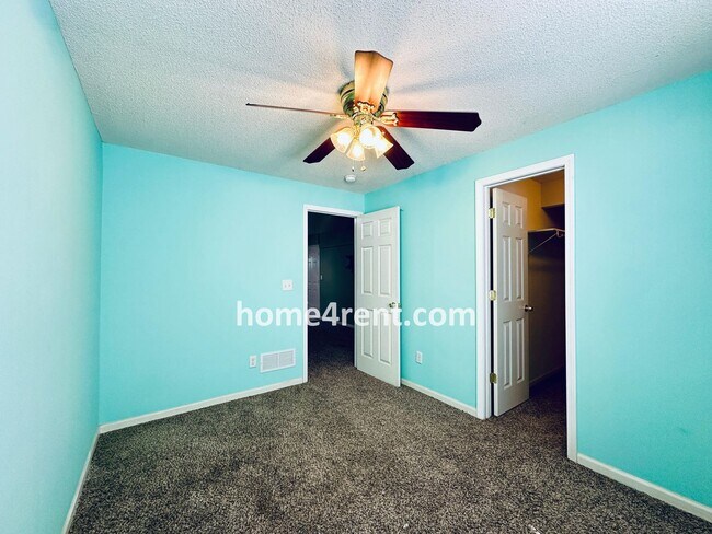 Building Photo - Overland Park Raised Ranch, Primary Suite ...