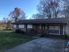 Building Photo - 3 bed/ 1 bath ranch