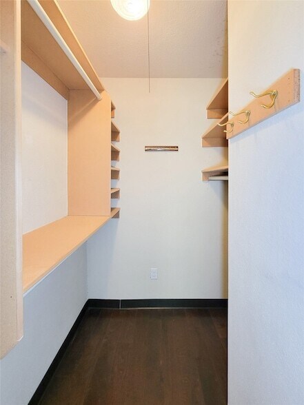 Building Photo - 1300 Augusta Dr