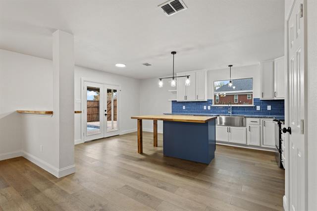 Building Photo - 1713 Pebblebrook Ln