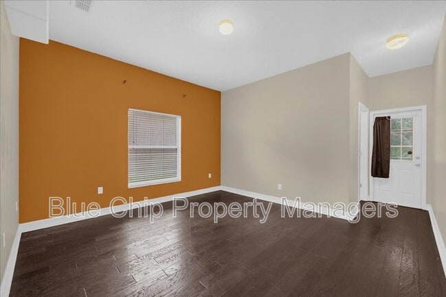 Building Photo - 5864 Lake Melrose Dr