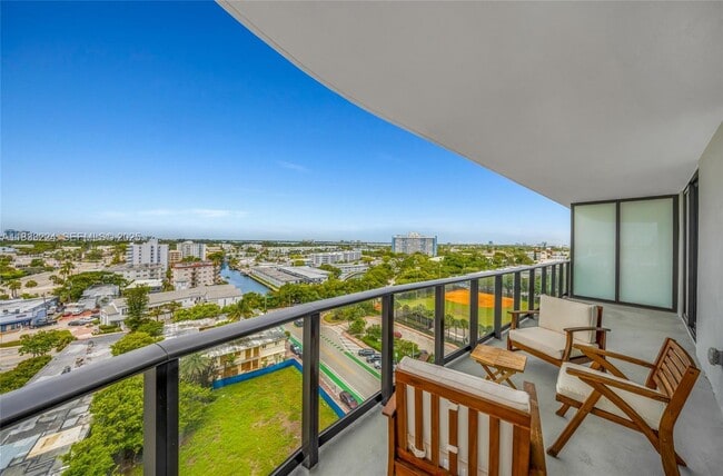 Building Photo - 580 72nd St