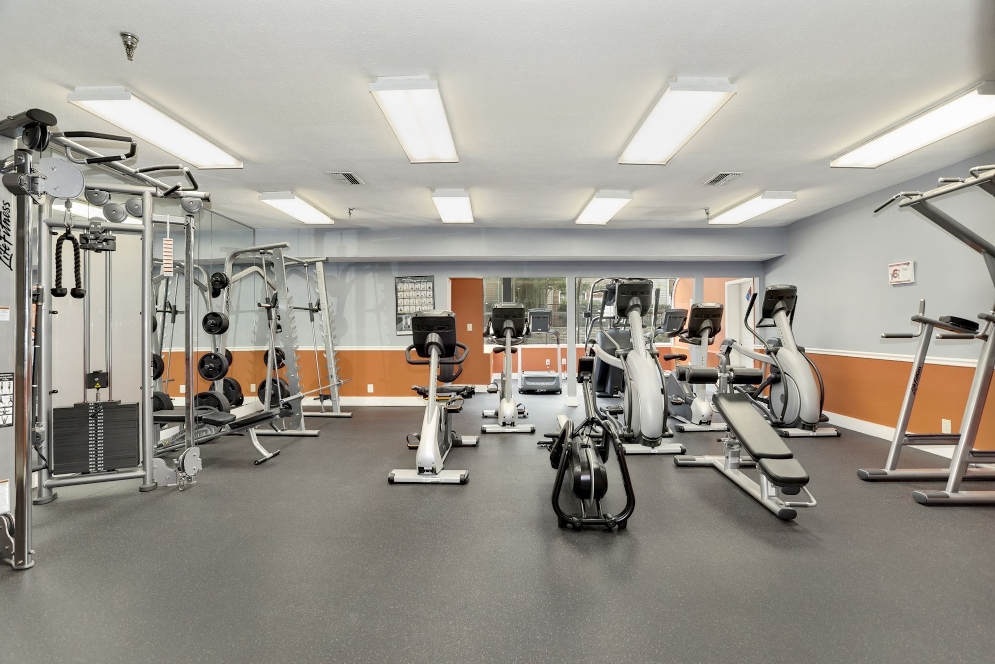 amenities - 3313 Wyndham Cir