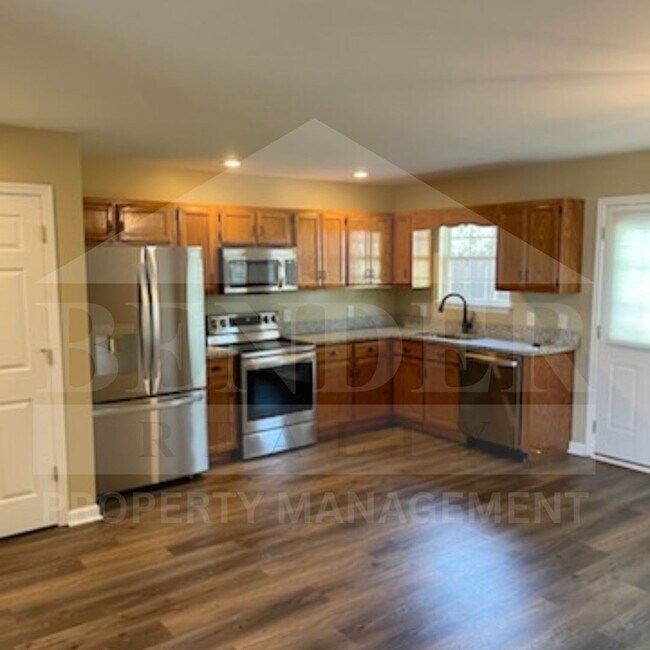 Building Photo - Duplex with garage