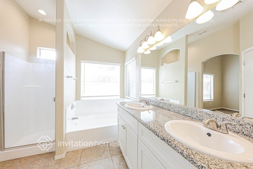 Building Photo - 13391 W Ironwood St