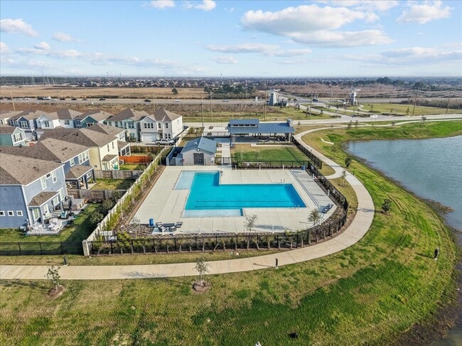 Building Photo - 700 Topwater Trl