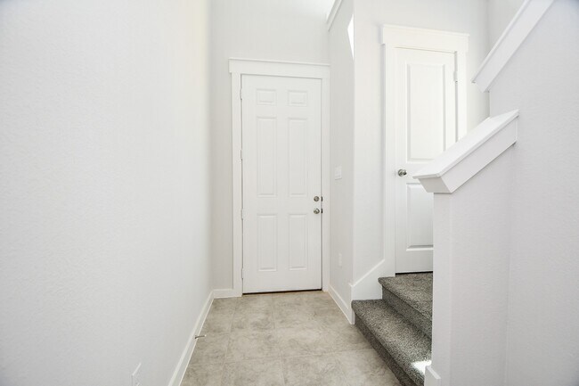 Building Photo - 7542 Coral Ter Dr