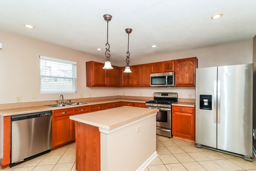 Building Photo - 6626 Fawn View Dr