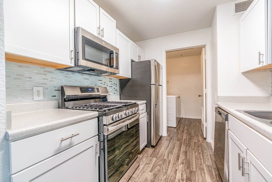 Building Photo - Coastline Cove Apartment Homes