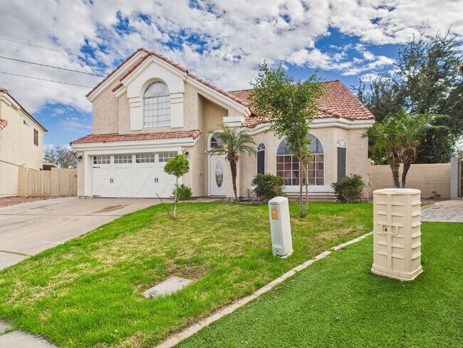 Building Photo - Trade Winds at Gilbert