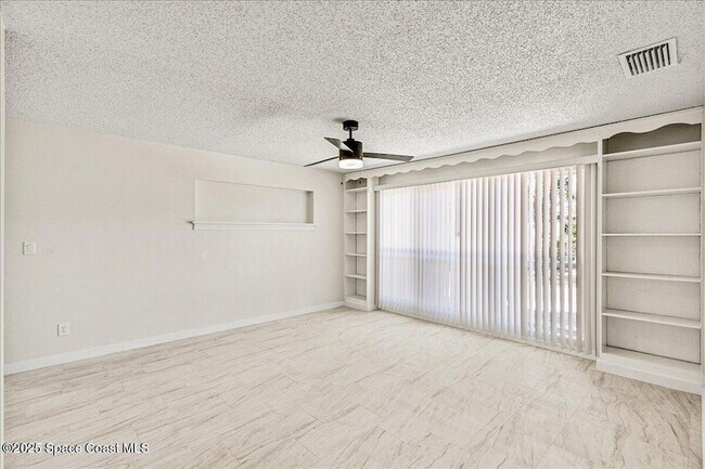 Building Photo - 1104 Azalea Ln
