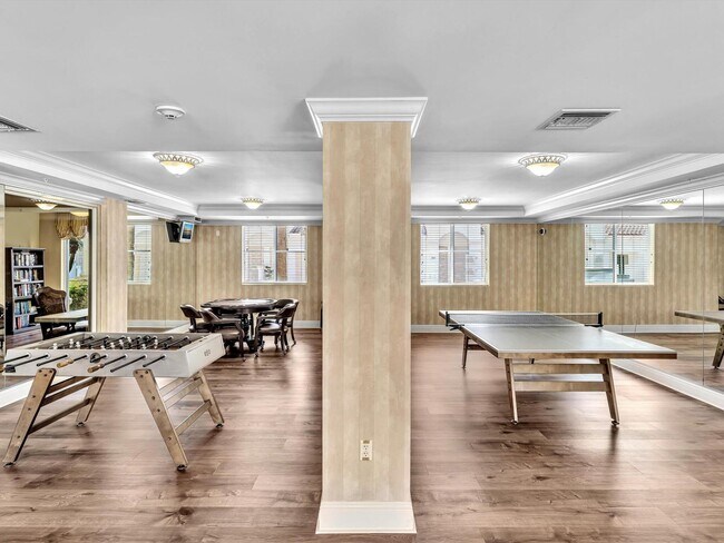 Building Photo - 4303 Renaissance Way