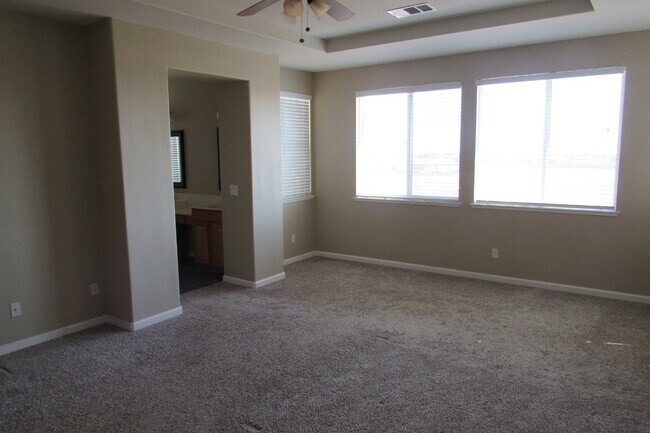 Building Photo - Beautiful Deer Ridge 4 Bed, 3 Bath Brentwood Home