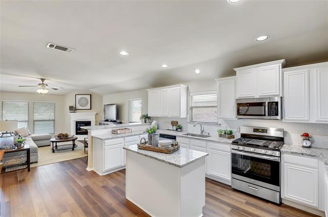 Building Photo - 801 Golden Bear Ln