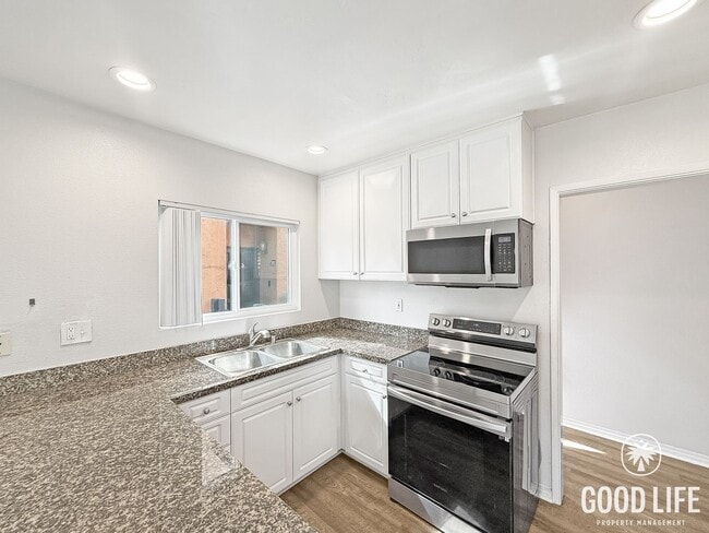 Building Photo - Beautiful 3B/2BA Condo in Rancho Bernardo for Rent!