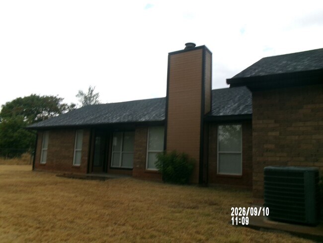 Building Photo - 4908 SE Randolph Rd