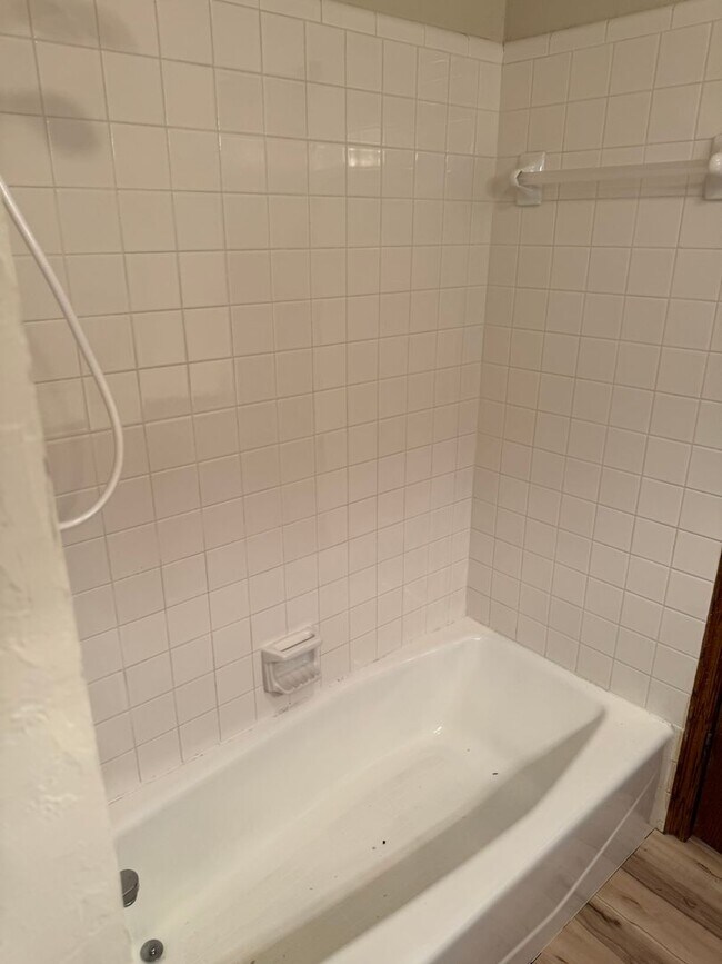 Building Photo - 4 bedroom 2 1/2 bath 3 car garage home