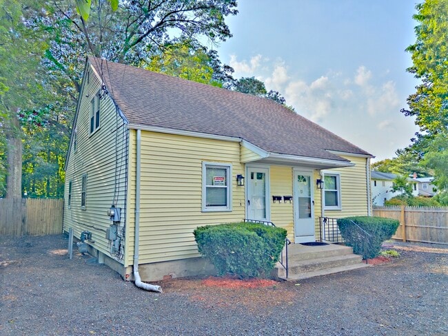 Building Photo - 8 Howard Ct