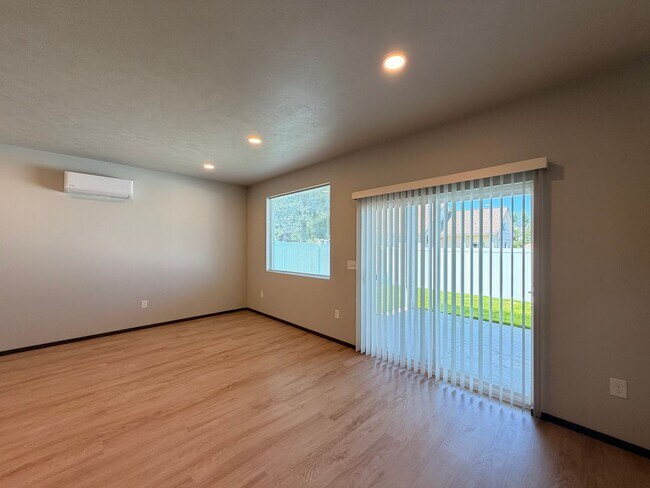Building Photo - 4468 W 30th Ave