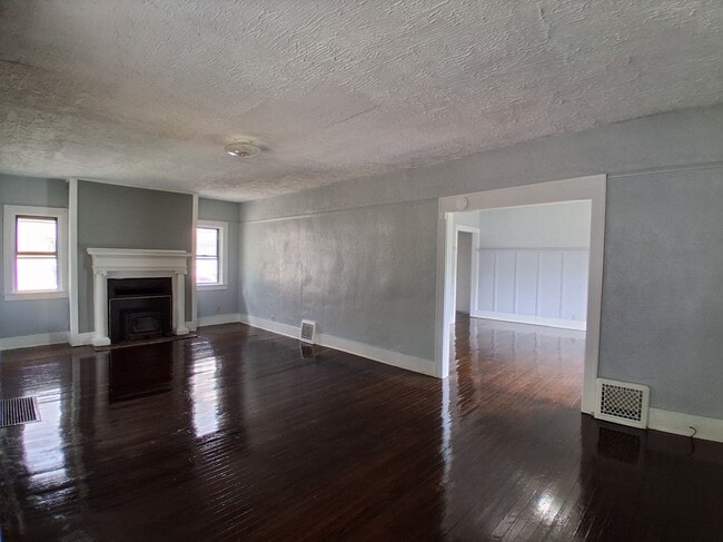 Building Photo - 1115 Harmon St