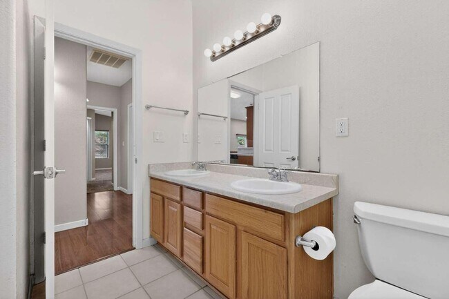 Building Photo - 2135 N Ensenada Cir SE