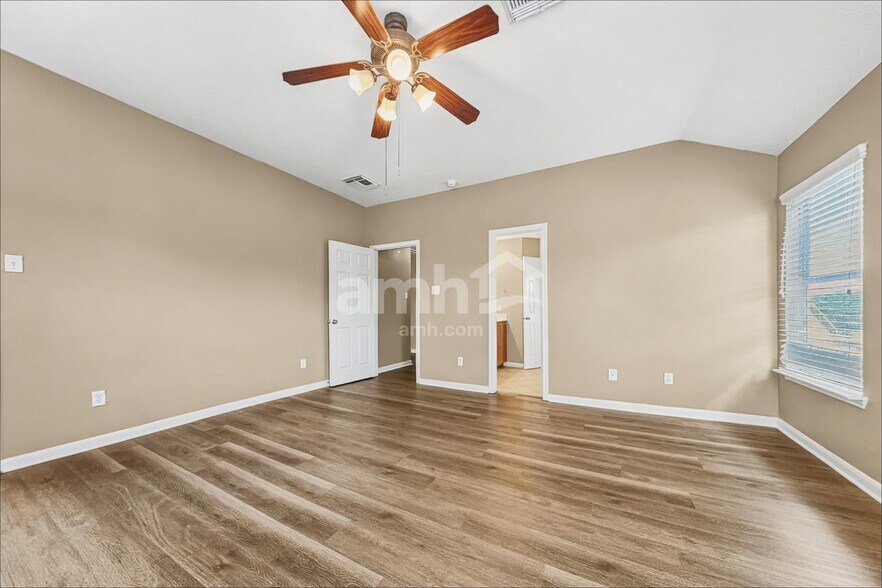 Building Photo - 4934 Trailing Clover Ct