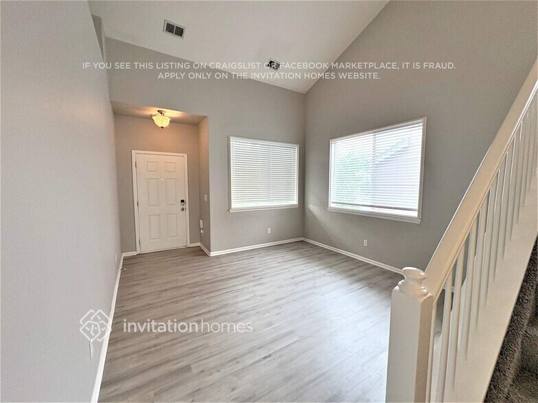 Building Photo - 3817 S Kirk Ct
