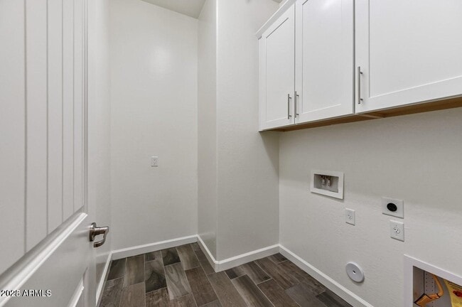 Building Photo - 19250 E Carriage Way