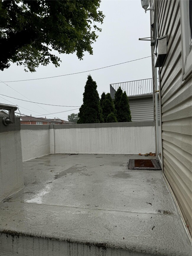 Building Photo - 1114 Wilcox Ave