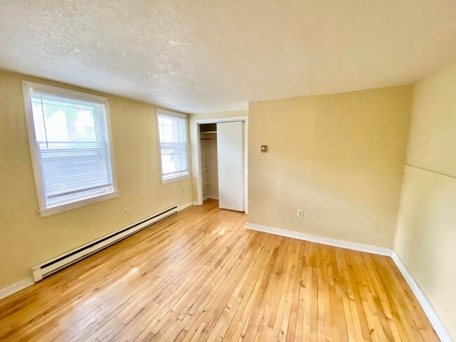 Building Photo - 38 Sherman St